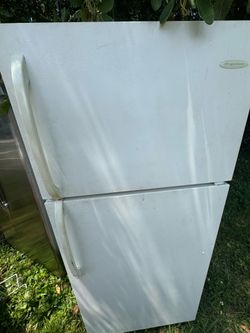 REFRIGERATOR CHEAP TO GARAGE