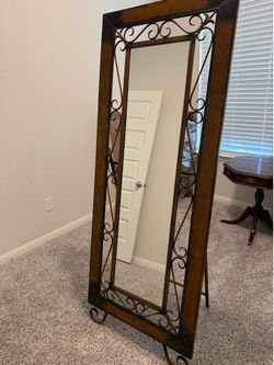 Stand-up mirror asking 100