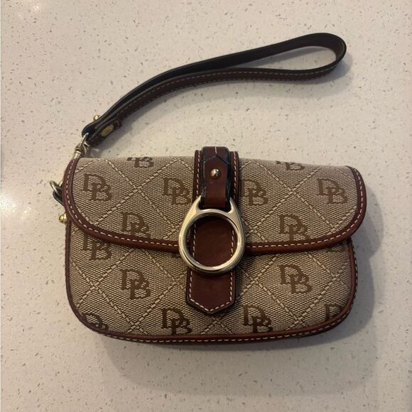 Vintage Dooney & Bourke Brown wristlet