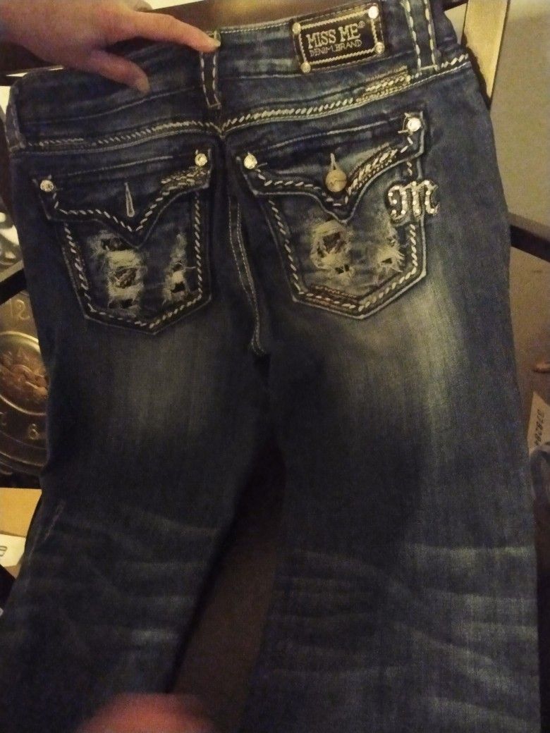 Rock Revival, Guess And Miss Me Jeans ..