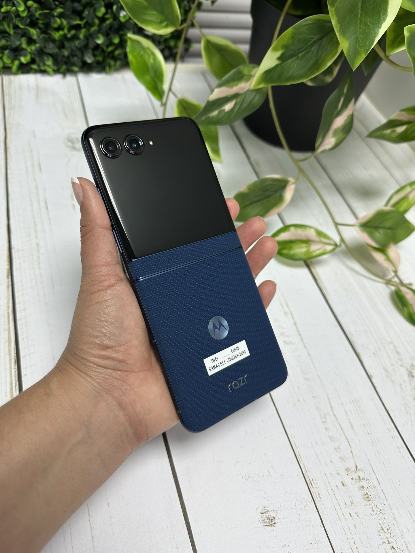 Motorola Razr 2025 (Unlocked) 256GB