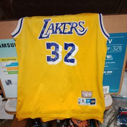 Magic Johnson jersey