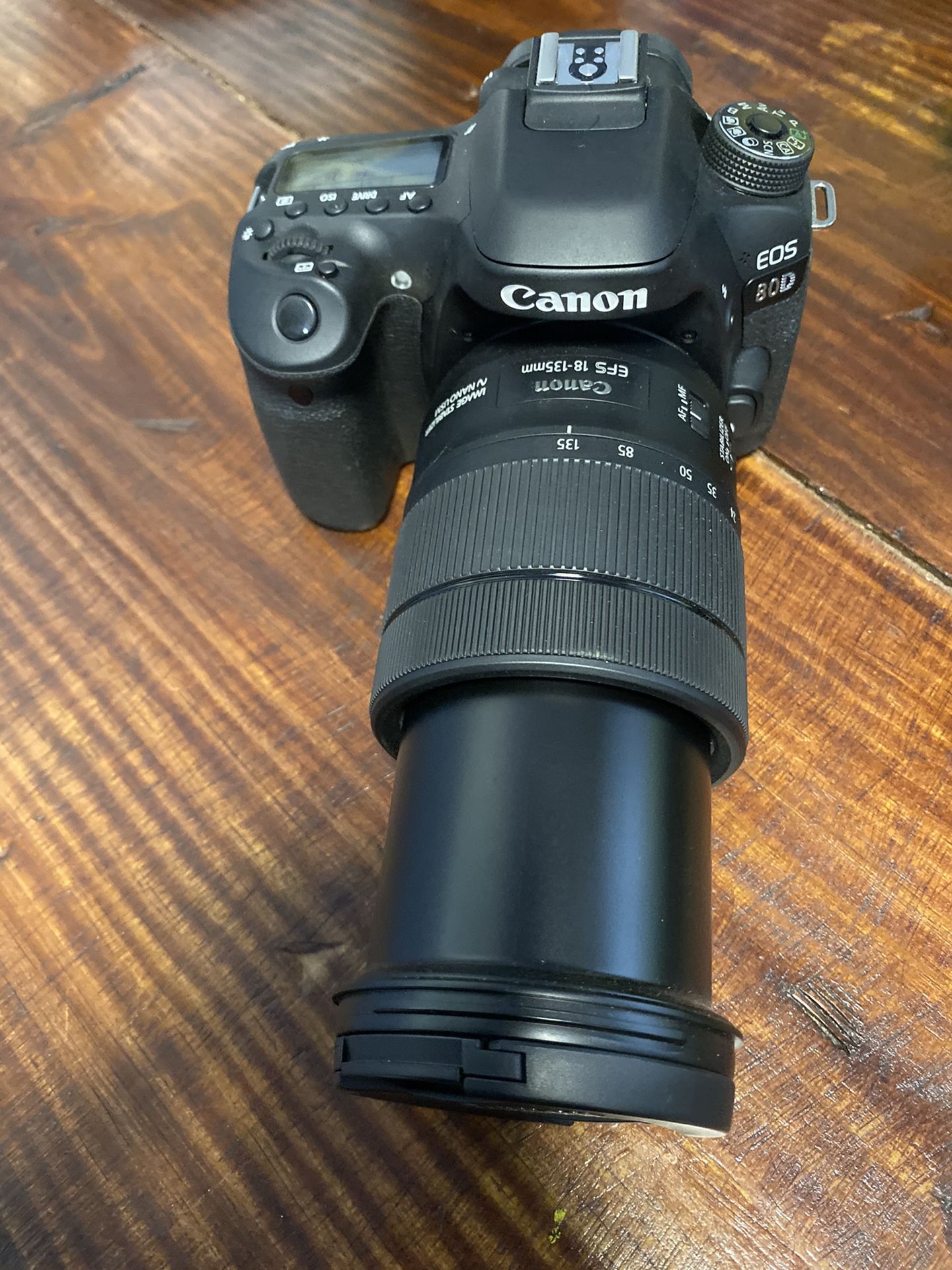 CANNON 80D with 18-135 Lense + Rode Mic