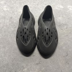 YZY FOAM RNR