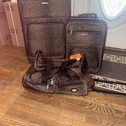 Rockland Leopard 3 luggage set