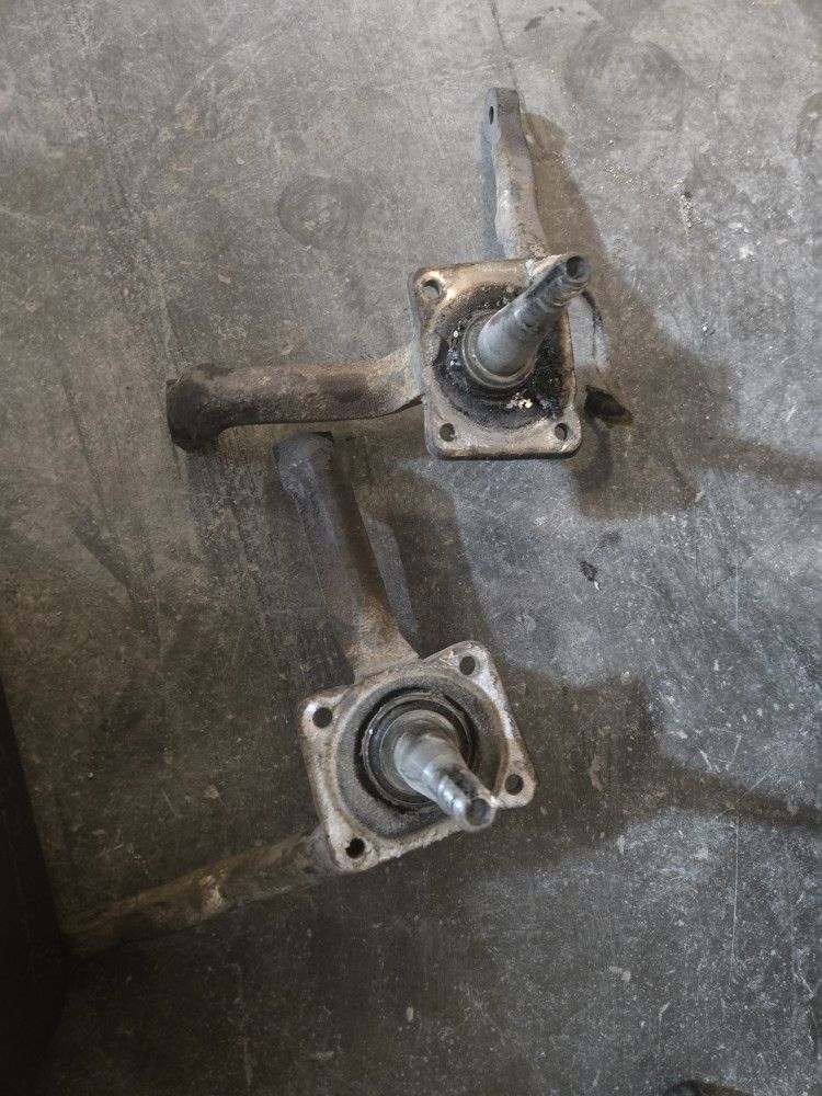 1965/666 Mustang Spindles For Inline 6