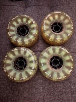 Skateboard wheels (electric)