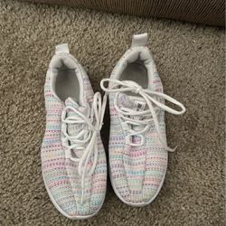 Nikes 2.5 Sz