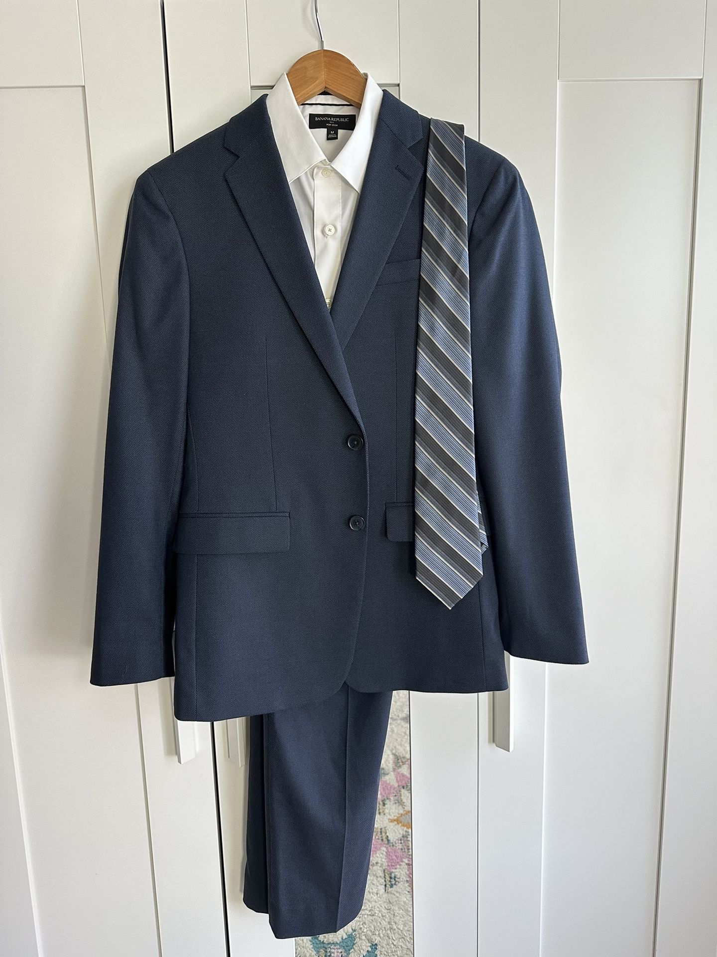 Men’s Suit (with shirt and Tie)