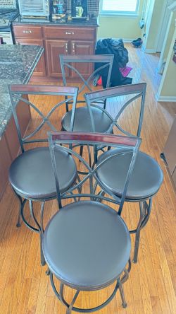 Set of 4 Bar Stools – Metal Frame, Cushioned Seats – Great Condition