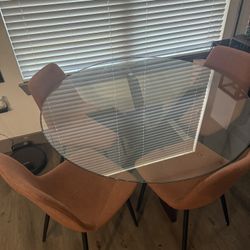 Dining Room Table w/ 4 Chairs 