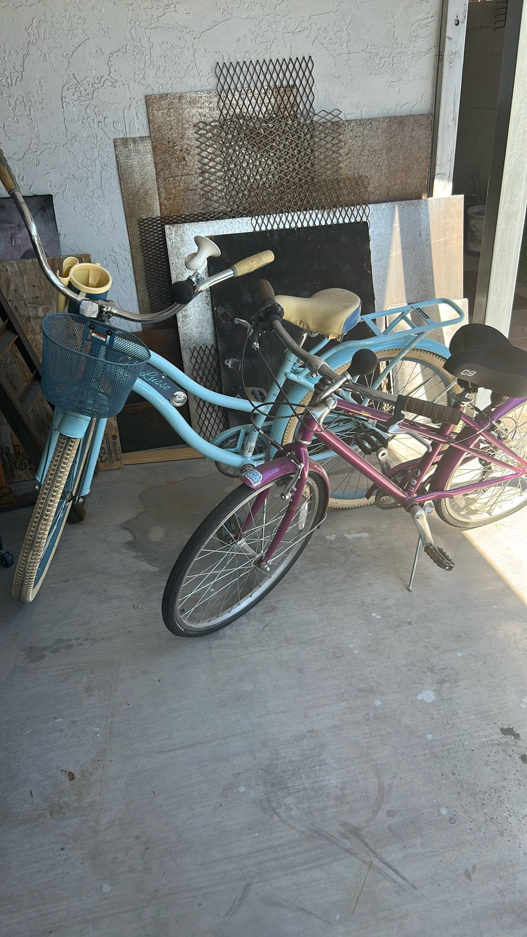Girl Bikes Both For 50$