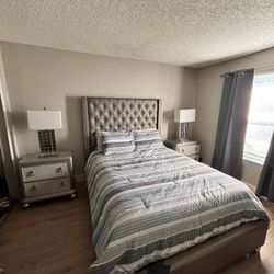 Paris Silver 7 Pc Queen Upholstered Bedroom