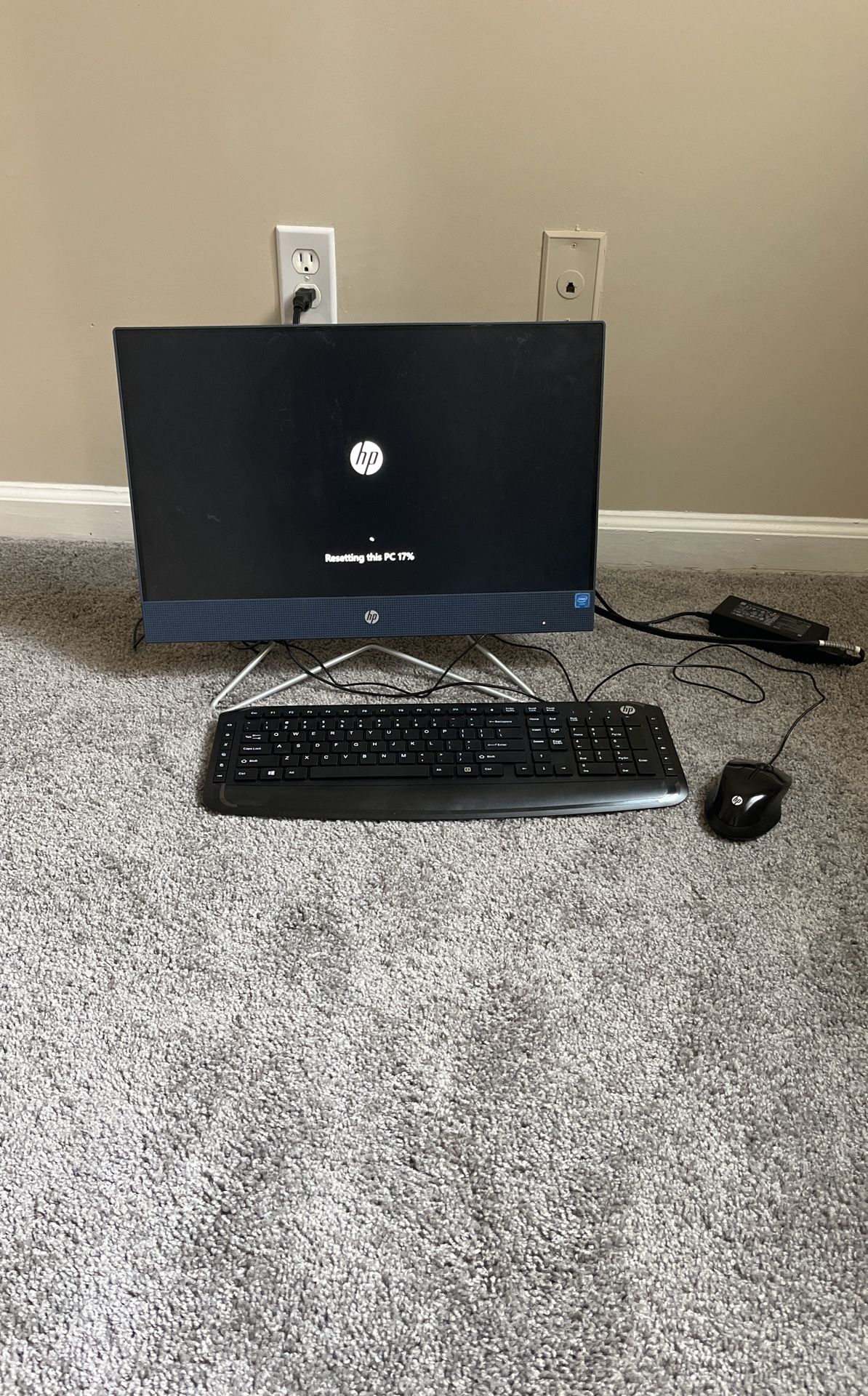 Hp Pc W/ Key Board And Mouse.