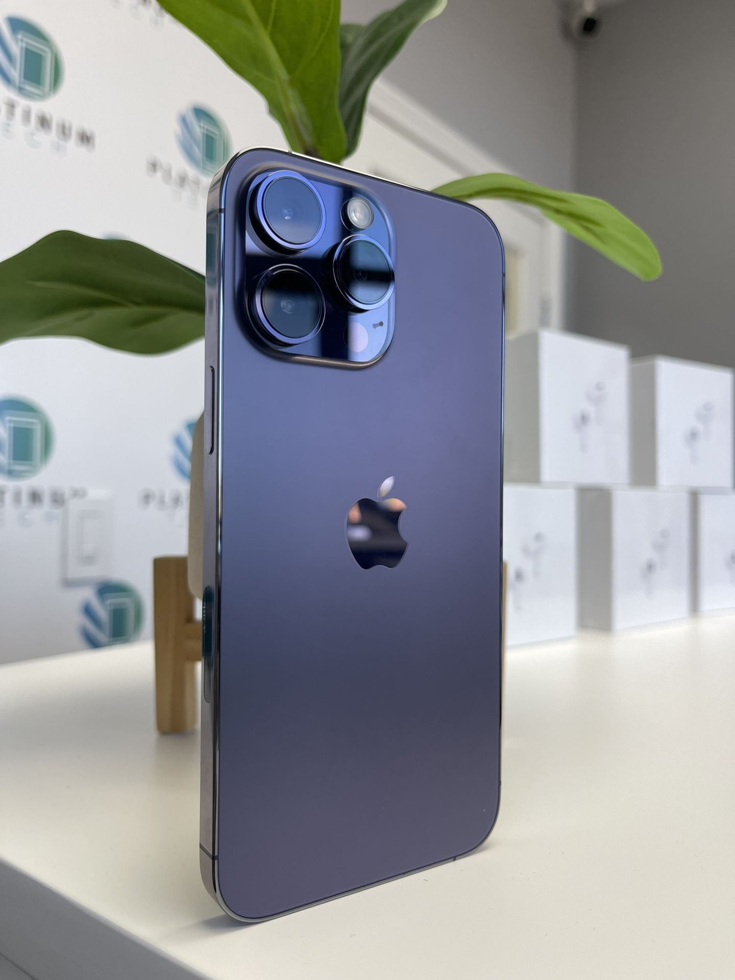 iPhone 14 Pro Max Unlocked 256Gb BATTERY 91% Visit Our Store Today! 🥳🥳🥳