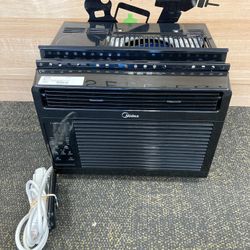 Midea MAW05R1W5L 5,000 BTU 150 Sq ft Window Air Conditioner with Remote