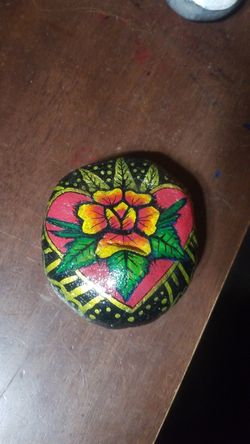 AMERICAN TRADITIONAL HEART FLower Rock Art 5" x 5"
