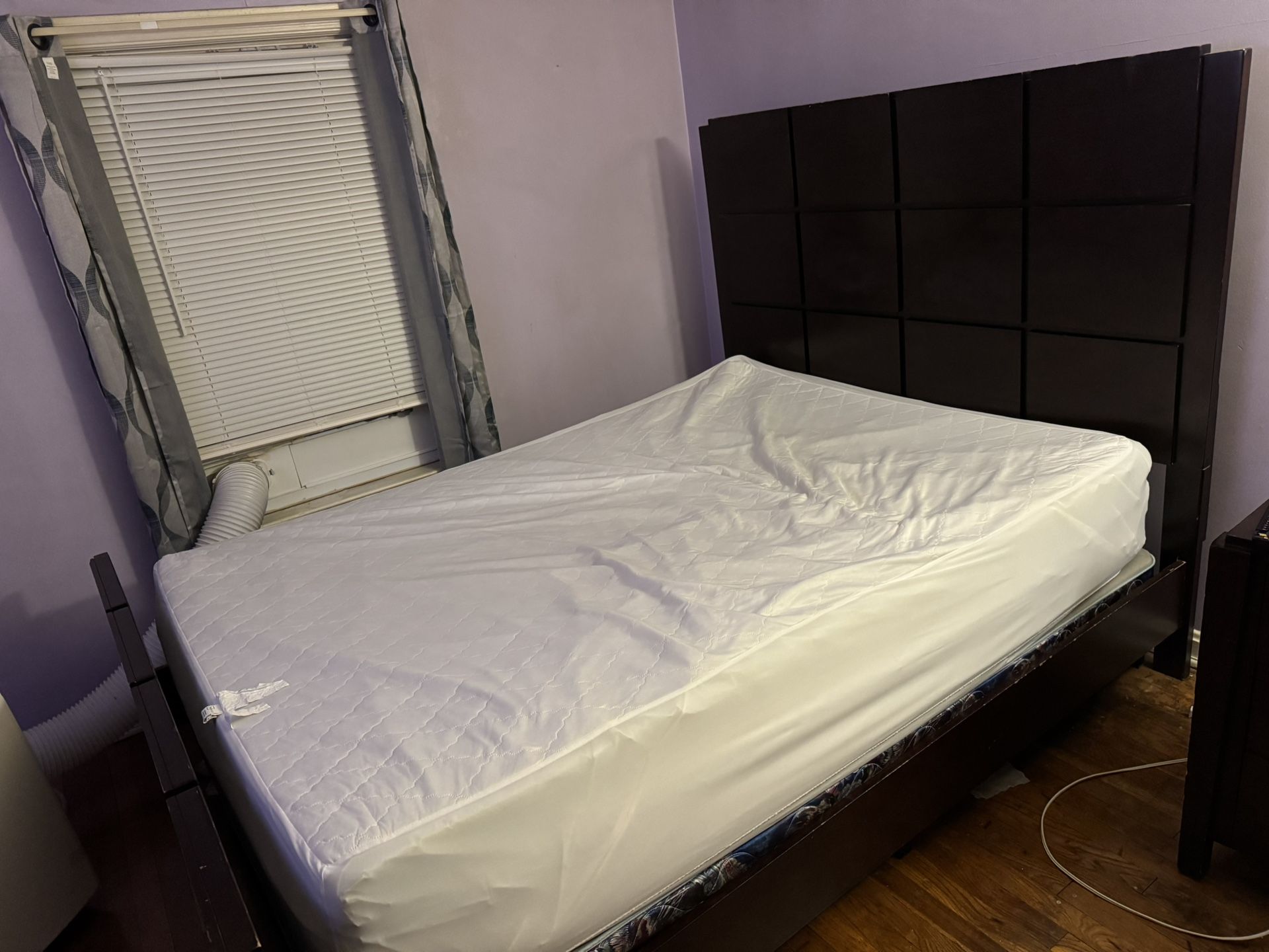 Queen Bed