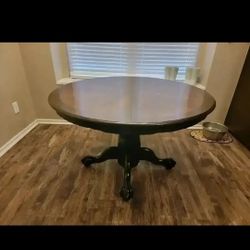 Gorgeous Solid Wood Kitchen Table With leaf 