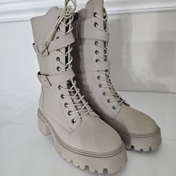 Boots Size 8.5 Women New In Box