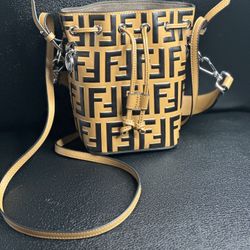 👜 FENDI Mon Tresor Bucket Handbag  