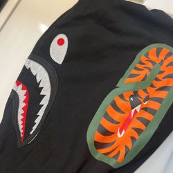 2018 BAPE Applique shark full zip hoodie Black A Bathing Ape Size Xxxl for Sale in Philadelphia PA OfferUp
