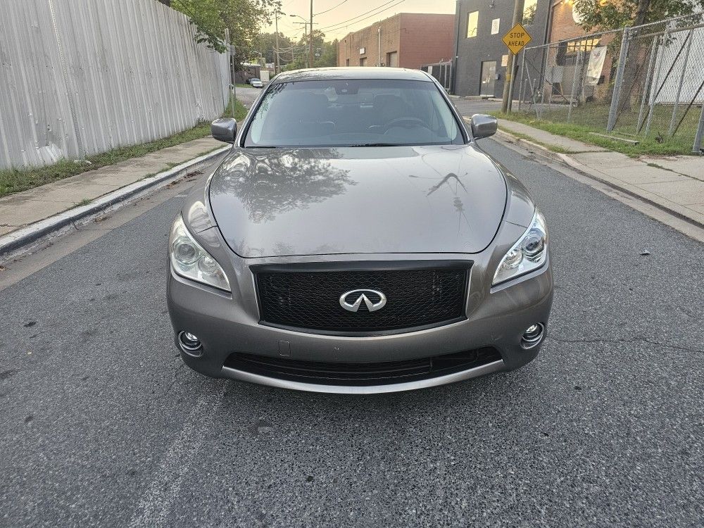 2012 Infiniti M37