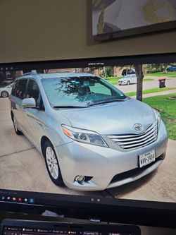 Toyota Sienna LIMITED PREMIUM Platinum