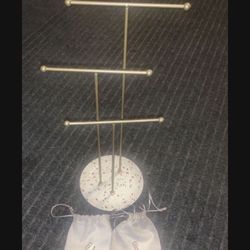 STAND HOLDER & KENDRA SCOTT STORAGE BAGS