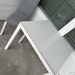 Table & Chair 