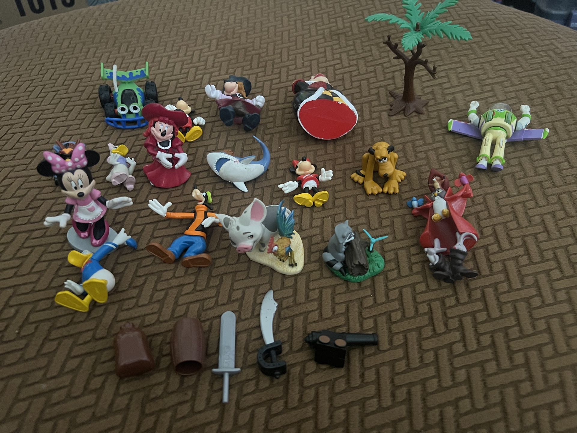 Misc Disney Toy Figures - Mickey / Goofy / Donald / Pluto / Hei Hei 