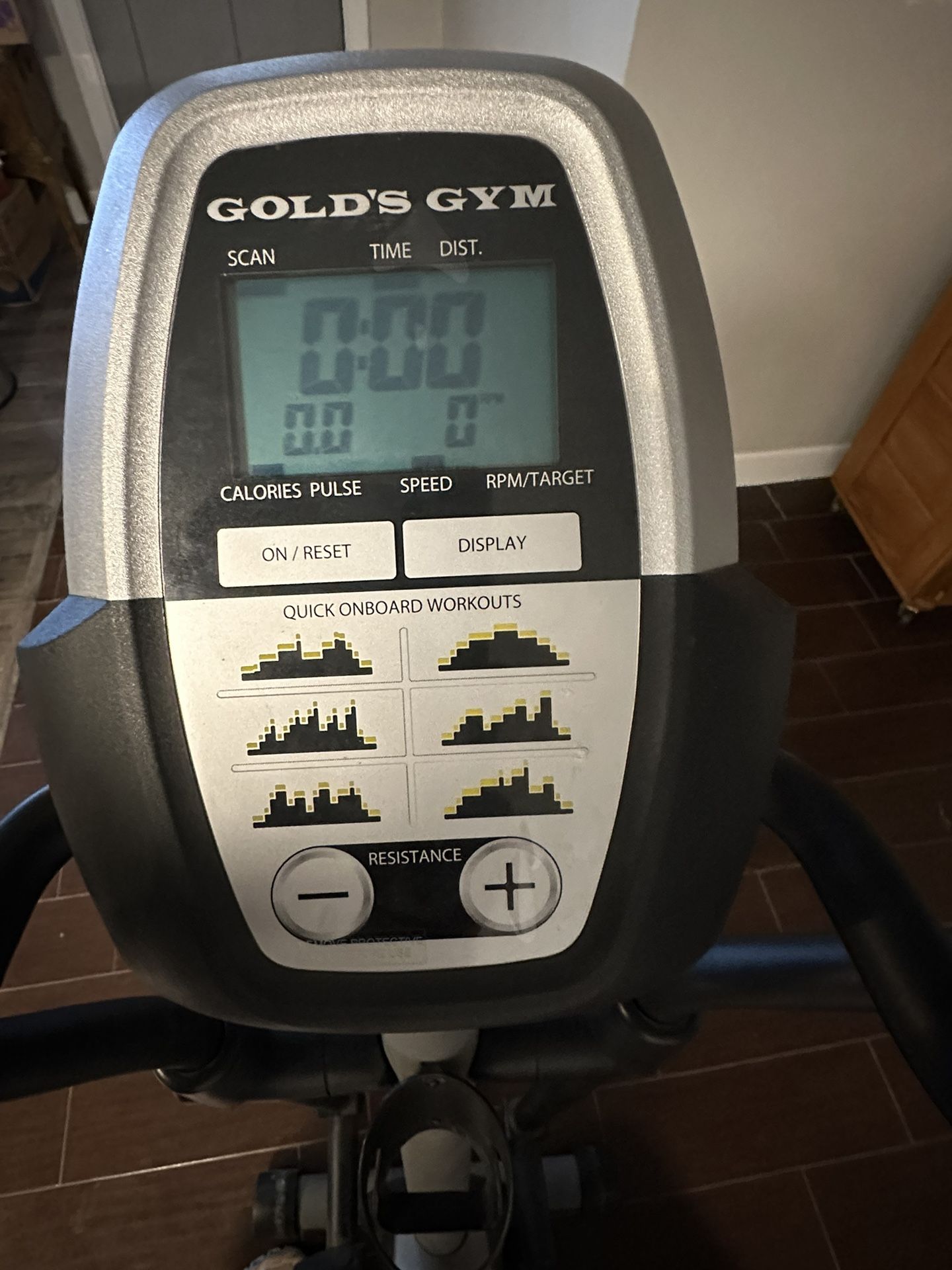 Elliptical Gold’s Gym Stride Trainer 310