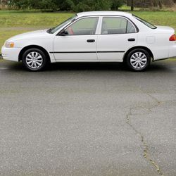 2000 Toyota Corolla