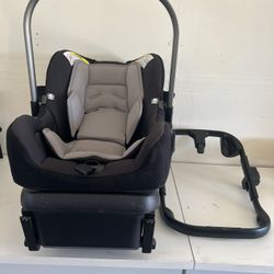 Nuna Pipa Infant And Toddler Car Seat w/ Stroller Attachment