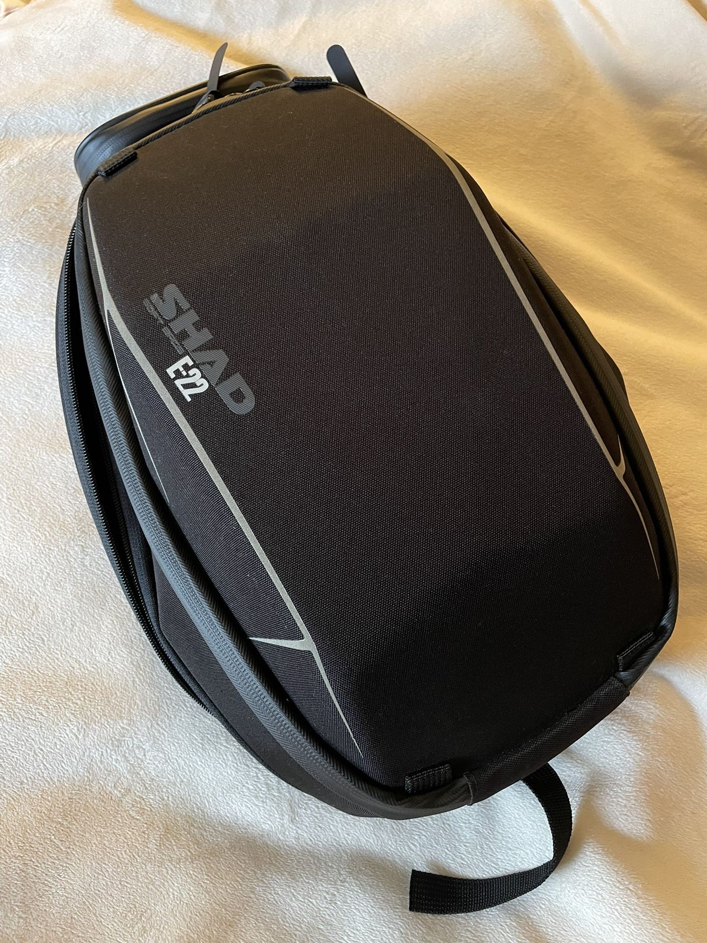 SHAD E-22 Motorcycle Tank Bag
