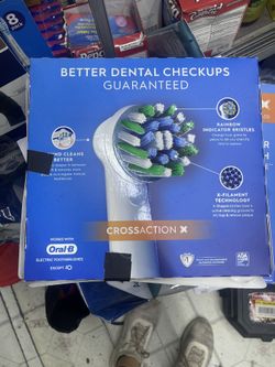 Oral-B CrossAction electric toothbrush replacement head pack