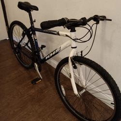 KHS MOUNTAIN BIKE FOR SALE