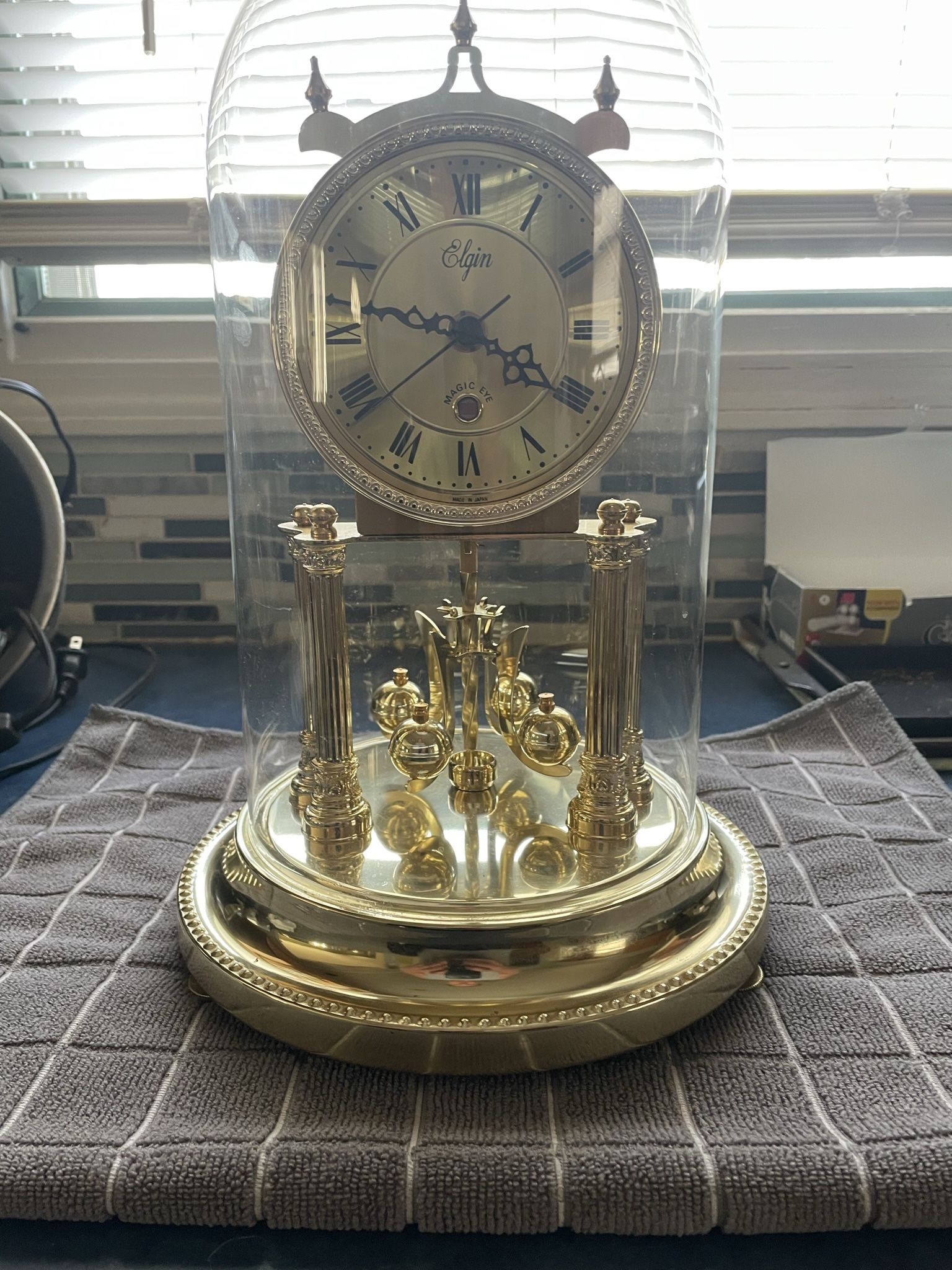 Retro 14” Elgin Anniversary Quartz Mantel Clock w/ Magic Eye Chimes - Working
