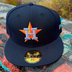 Size 75/8 / Newera Fitted Hay Price $22 