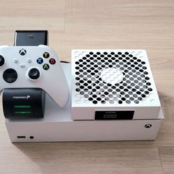 Xbox Series S W/ Controller Bundle