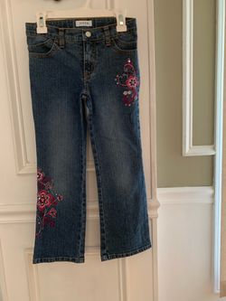 Girls Sizes Jeans 5 & 6 + outfit & belt(7 items total)