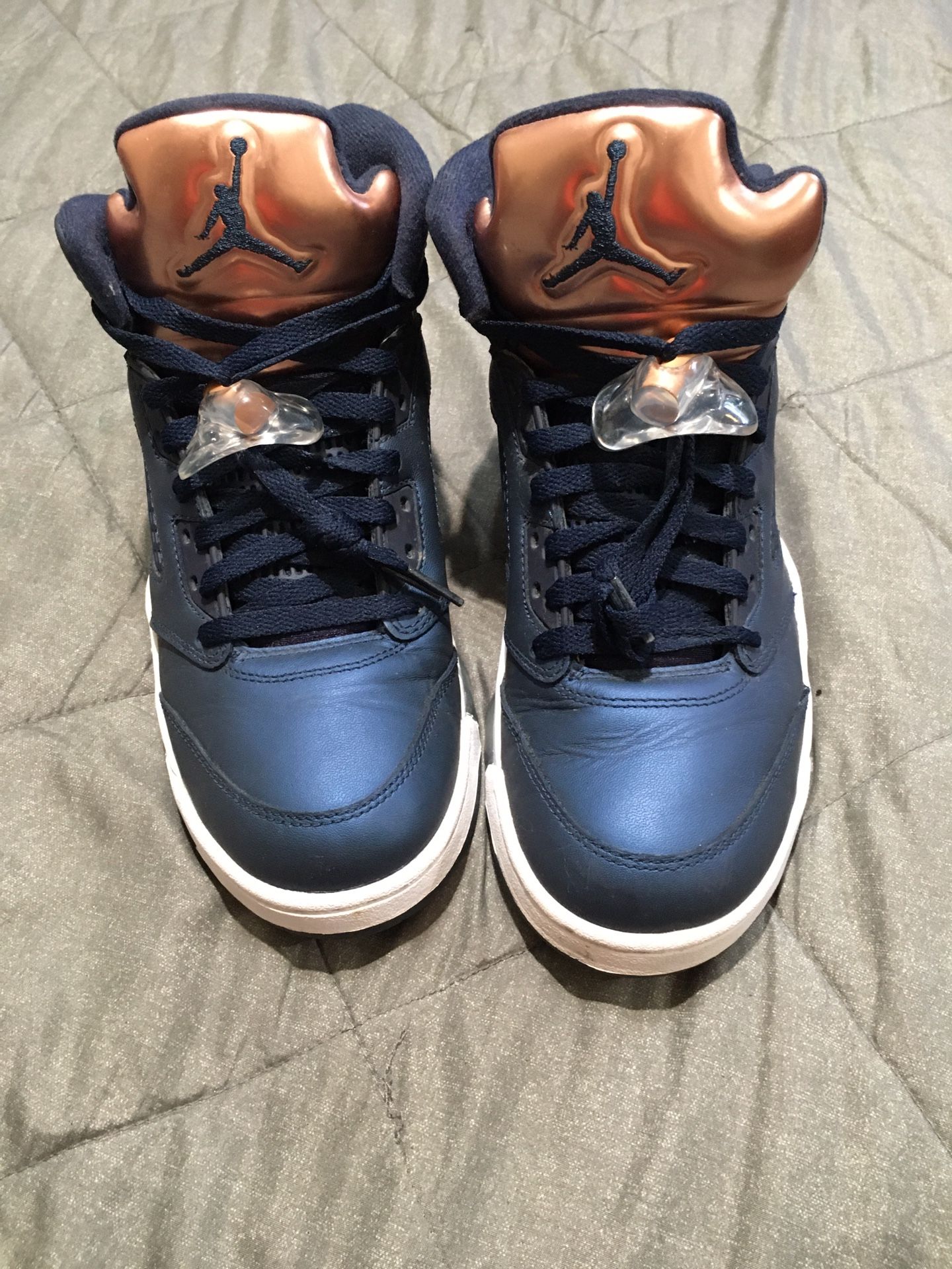 Jordan Retro Bronze
