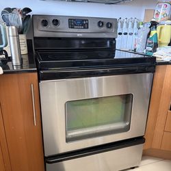 🔥 Whirlpool 30” Electric Stove — $150 — PICK UP TODAY 🔥