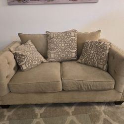 Matching Loveseat & Sofa Set – Stylish & Comfortable – Great Condition