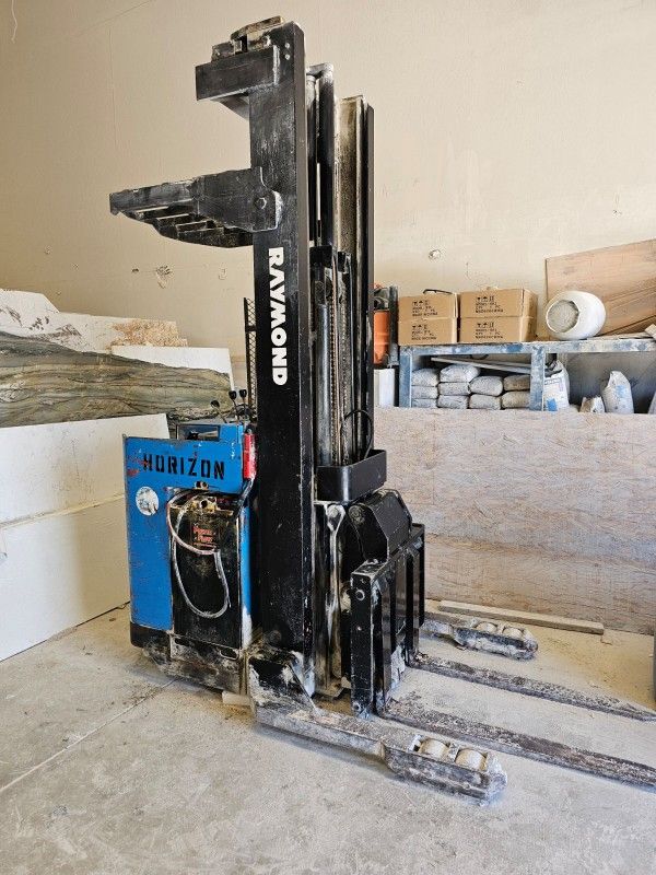 Electric Reach Forklifts