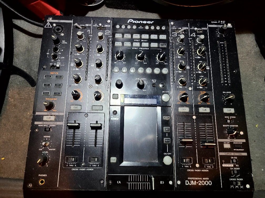 Pioneer DJM-2000 DJ Mixer