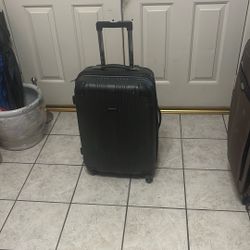 24 Inches Check In Kenneth Cole Luggage 