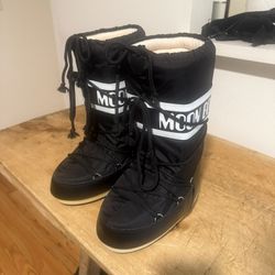 Moon Boots