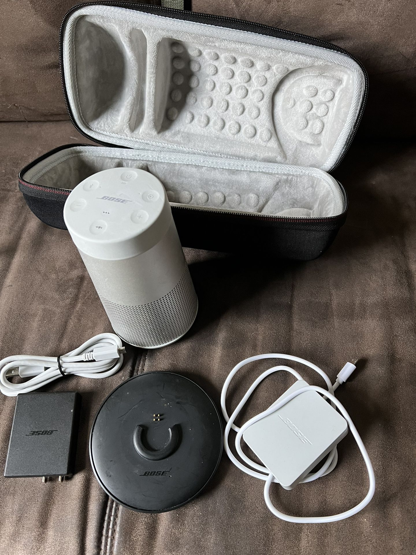 Bose Revolve with Charging Cradle and Carrying Case 