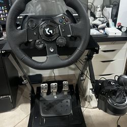 Logitech Xbox/PC steering wheel with stand